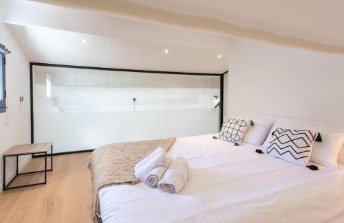 Saint-Jean-Cap-Ferrat Apartment | #11 Alex suite terrace parking AC 2 BDR 5mins to sea