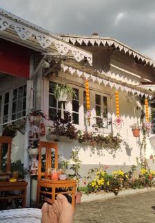 Karsiyang House | 11 Monteviot: Luxury homestay overlooking a tea estate