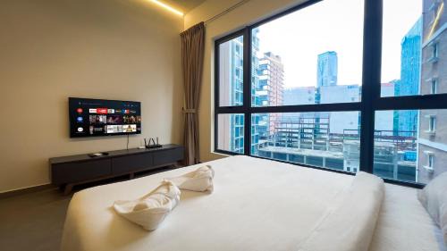 Sungai Penchala Apartment | 11 Mossaz skypool 5mins to 1U and Ikea atEmpire City by Light House