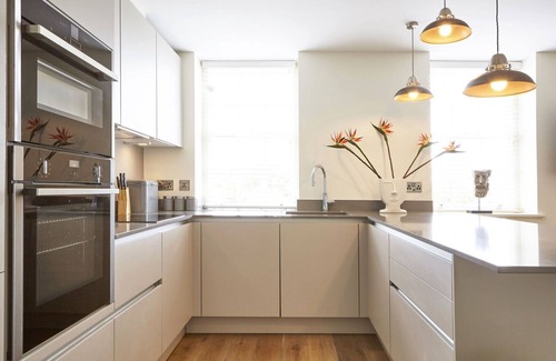 Redcliffe Apartment | 11 Redcliffe Parade