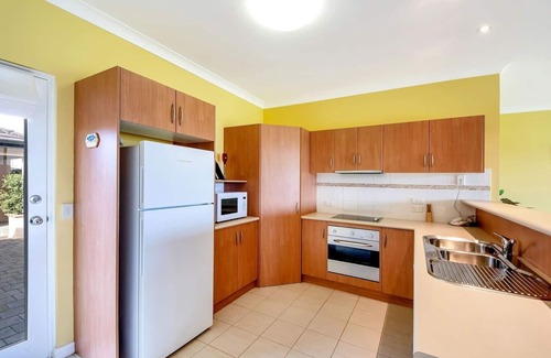 Nangkita House | 11 Vesta Dve - Waterfront