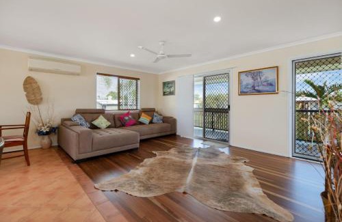 Park Avenue Apartment | 111 Rice street Oasis Upstairs