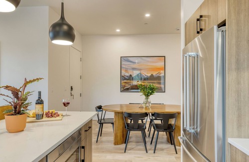 Bend House | 1115 Aerie Buyout | 2 Units, Near Downtown | Hot Tub + Mountain View
