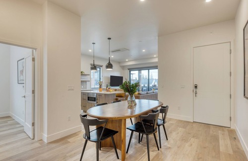 Bend House | 1123 Aerie #200 | Mins to Old Bend + Hot Tub