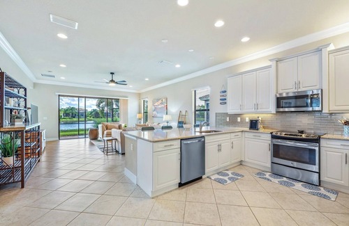 Arborwood House | 11520 Marina Bay SFH