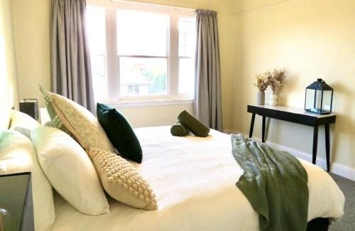 South Launceston House | 11Eardley - 2bedroom house - Free parking - 3 minutes from CBD