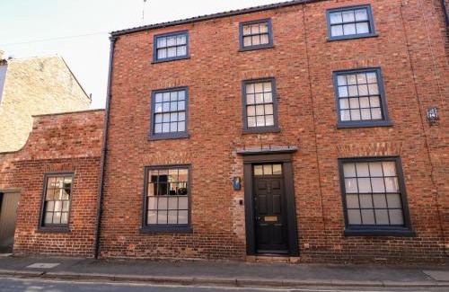 Horncastle House | 12 Banks Street