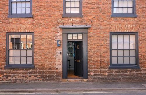 Horncastle House | 12 Banks Street