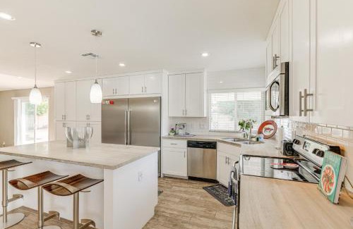 Paradise Valley Village House | 12 Mi to Old Town Home with Patio and Yard Space