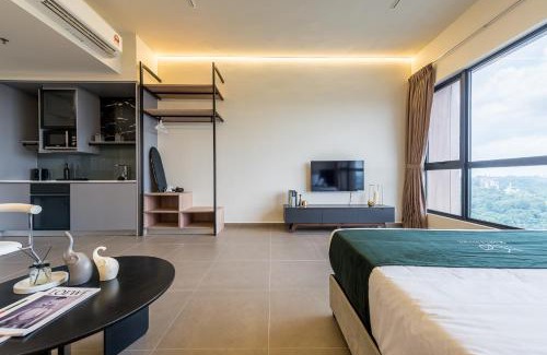 Sungai Penchala Apartment | 12 Mossaz skypool 5mins to 1U and Ikea atEmpire City by Light House