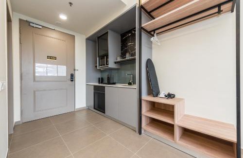 Sungai Penchala Apartment | 12 Mossaz skypool 5mins to 1U and Ikea atEmpire City by Light House