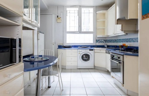 15th Arrondissement Apartment | 135m² -A Parisian Charm & Art Deco Mood in District Champs De Mars Tour Eiffel