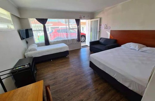 Papatoetoe Hotel | 136 St George Motel