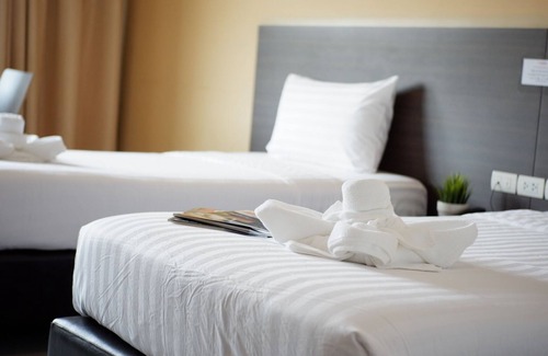 Chom Thong Hotel | 14 Living