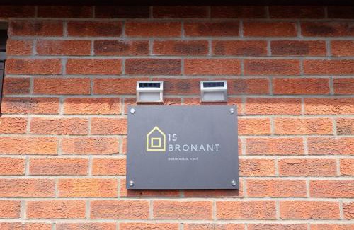 Talgarth House | 15 Bronant