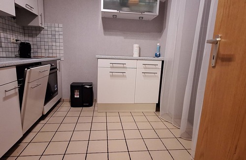 Herzogenrath Apartment | 15 min. from CHIO-Aachen. Lovingly furnished apartment with balcony.