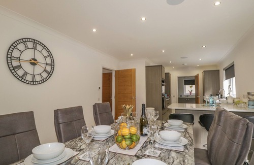 Banff Cottage | 15 WATERS EDGE, family friendly, with a garden in Banff