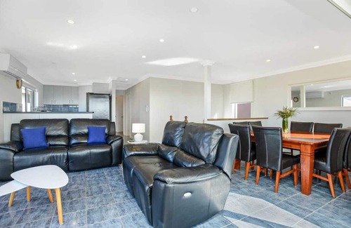 Hayborough House | 15A Elliot - Wi-Fi - Close to Beach