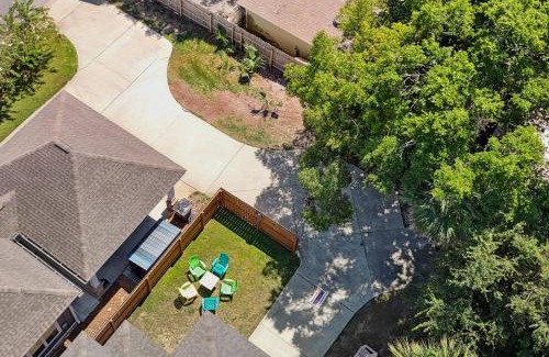 East Hill House | 1621 E Cervantes St