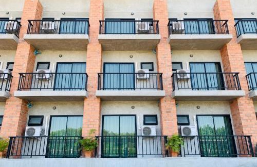 Phatthana Nikhom Hotel | 168Pattana 168พัฒนา