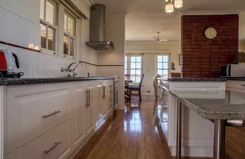 Streaky Bay House | 17 Eyre Ave - Waterfront Accomodation