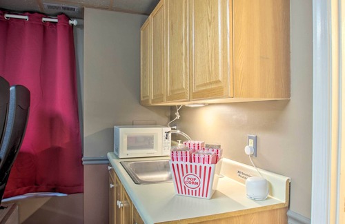 Massanutten House | 17-Seat Theater, Hot Tub & Game Room: Ideal Home!
