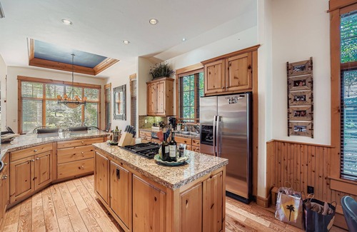 Edwards House | 171 River Dance Rd, Arrowhead Gated Community-Door to Slope Shuttle, Right on the Eagle River!