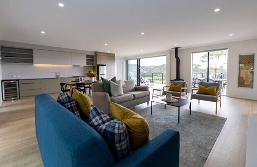 Tryphena Villa | 175° East - Pitokuku House