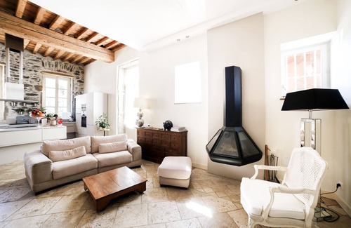 Saint-Rambert House | 18th century town house with private pool Lyon L'Île Barbe