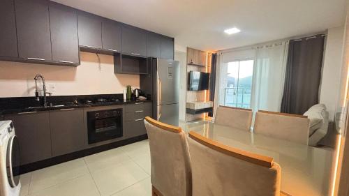 Tabuleiro dos Oliveiras Apartment | 18th Floor | BBQ, Ocean View & Pool