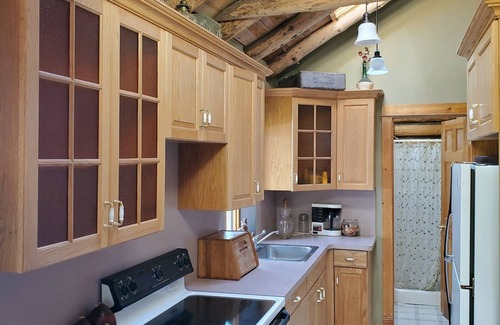 White Lake House | 1913 LOVE SHACK Bethel NY Cheap weekend Juke Box 6 BREWERIES