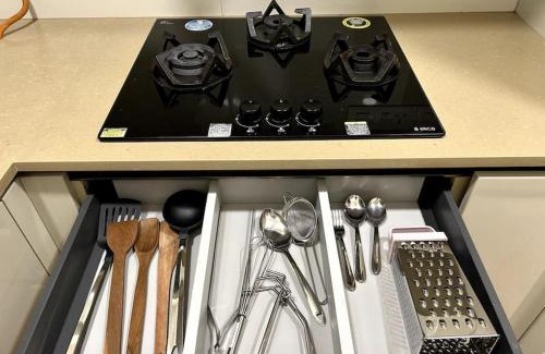 Hiranandani Gardens Apartment | 1BHK in Hiranandani Powai D