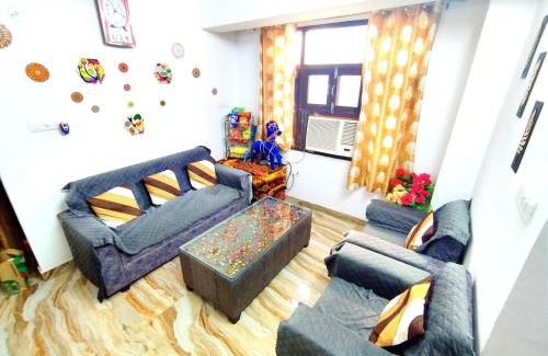 Hazratganj Apartment | 1BHK Independent Flat at CENTRAL LOCATION HAZRATGANJ