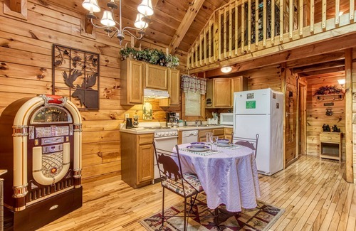 Gatlinburg Cabin | 1BR 2BA Cupid's Hideaway - Convenient to downtown Gatlinburg and the National Park!