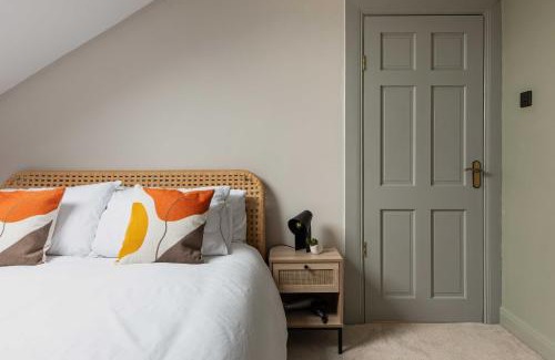 Bangor Apartment | 1BR-3BR Apartments in Bangor, Mins to Seafront & High St