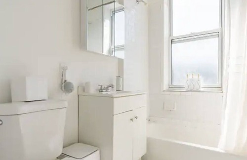 Bulls Ferry and Jacob's Ferry Apartment | 1Br. Apt West New York 15 min. To NYC