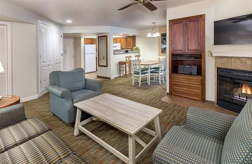 Round Hill Village Condo | 1br Deluxe Condo w/Tahoe Skiing