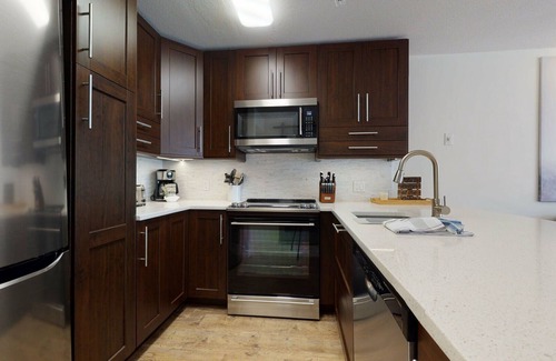 Village North Condo | 1BR + Den | Marketplace Lodge | Gas Fireplace | Village Location | Whistler Mountain Views