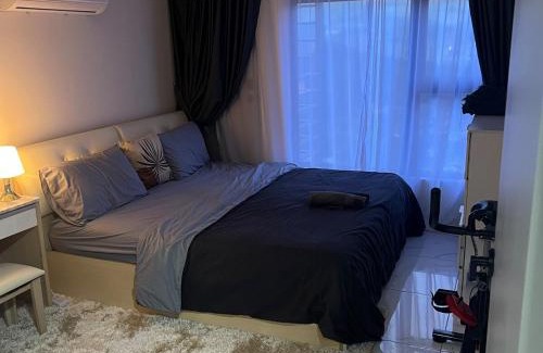 Taman Midah Apartment | 1KLCC View Big TV&sofa KAROKE 3 Bed Room 4 Bed kids play area 9 pax