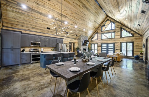 Broken Bow Cabin | 2 Adjacent Cabins Sleeps 28 w/Bunks+Playsets+Slide