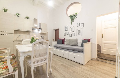 Rione VI Parione Apartment | 2 Apartments in Campo de Fiori with SPA and Jacuzzi