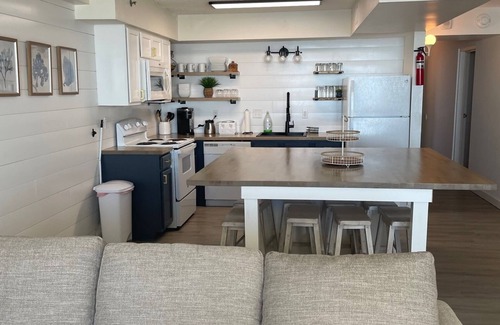 North Ocean City Condo | 2 Bd 2 Ba - Ocean Front in the Carousel! Indoor/outdoor pools, ice skating