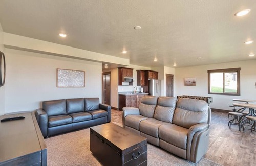 Sweetwater House | 2 Bear Lake House - Stunning Views, Spa Onsite! (36 Guests)