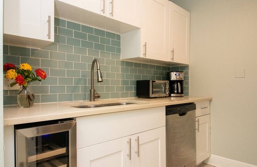 North Redington Beach Condo | 2 Bed, 2 Bath, 1 minute walk to the sand!