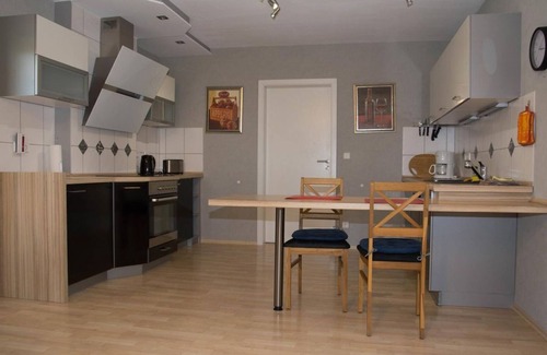 Minfeld Apartment | 2-bed apartment "Ferienwohnung Hofgarten" - Guesthouse Solana