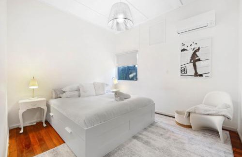 Burleigh Heads House | 2-Bed Beach House in Burleigh Heads Amidst Nature