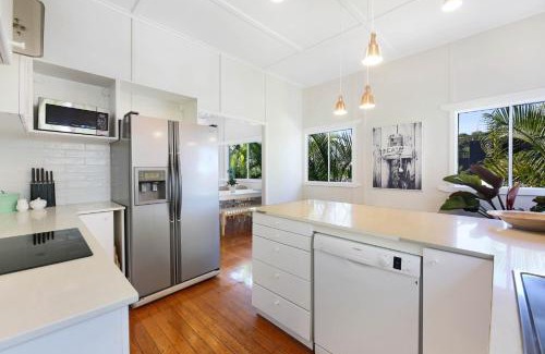 Burleigh Heads House | 2-Bed Beach House in Burleigh Heads Amidst Nature