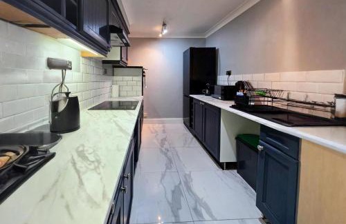 Rothesay Apartment | 2 Bed Flat - Sleeps 4 - Pets - Parking - Wifi