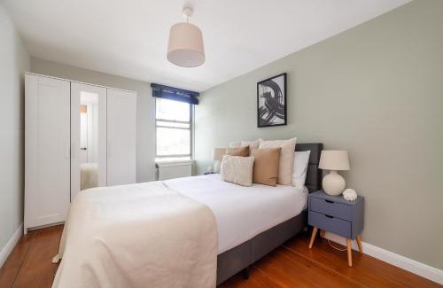 Harrow Road Apartment | 2 Bed Garden Flat in Islington