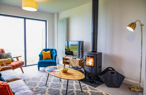 Pistyll House | 2 Bed Ground Floor Apartment - 3 Plas